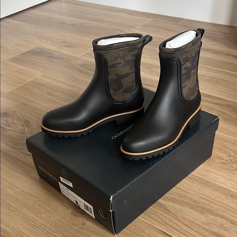 Bernardo Women’s Neoprene Zora Camo-print rubber rain boots